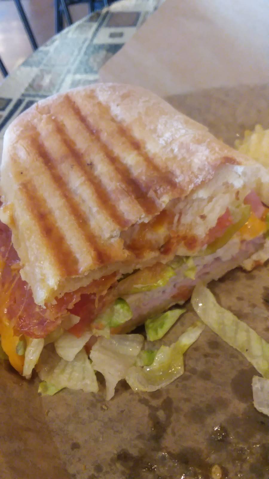 Jarretys Place | cafe | 701 Main St, Rochester, IN 46975, USA | 5742237101 OR +1 574-223-7101