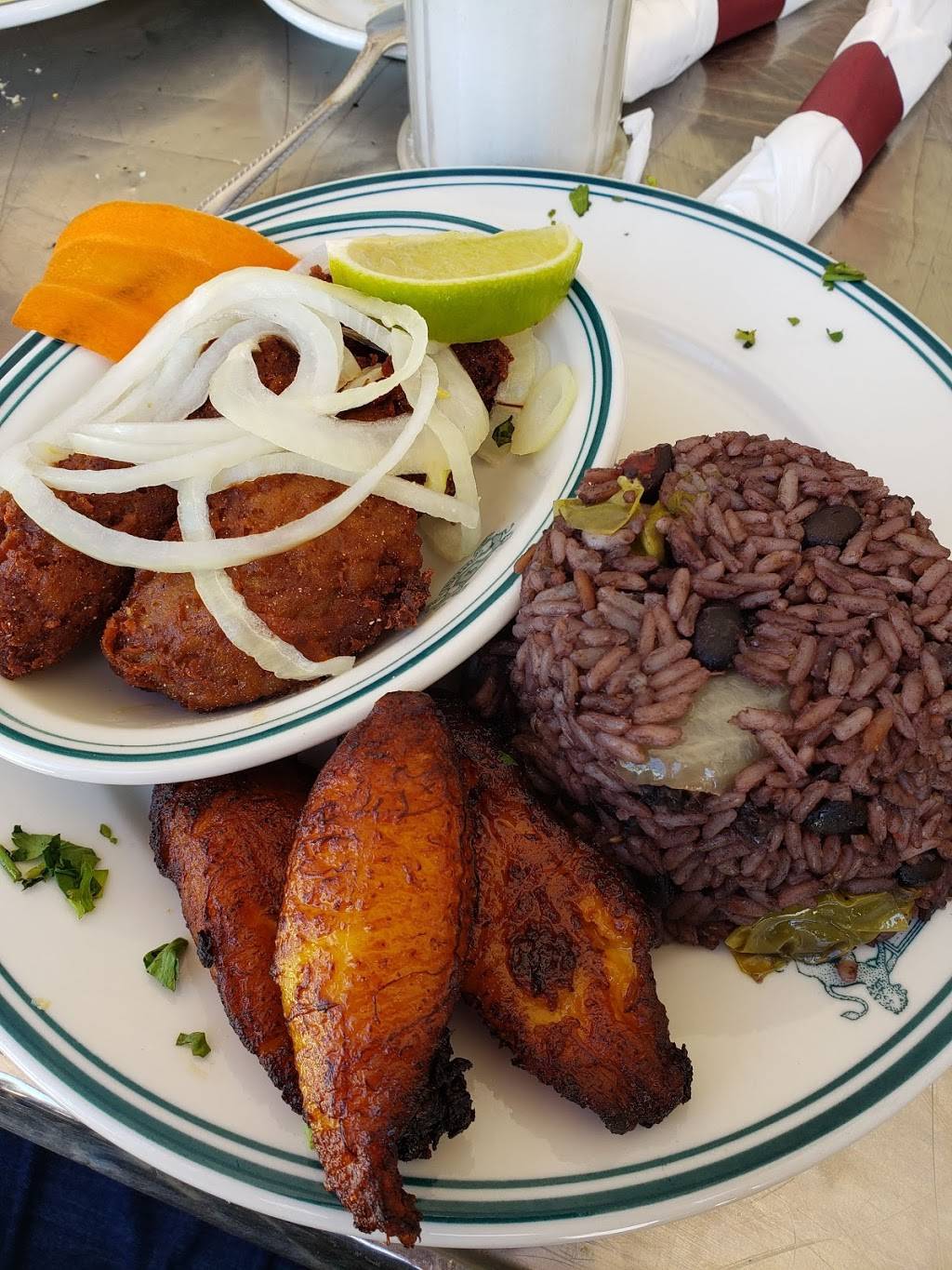 Alexandras Cuban Restaurant | restaurant | 2723 Hollywood Blvd, Hollywood, FL 33020, USA | 9549219990 OR +1 954-921-9990