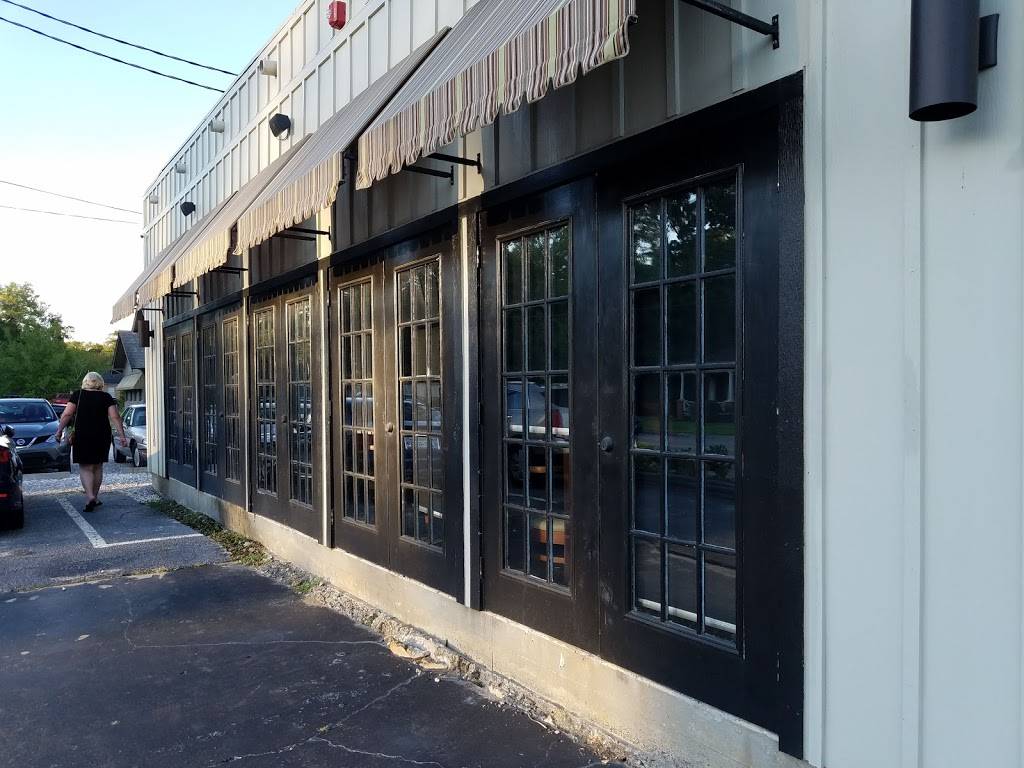 JWilsons | restaurant | 4190 Gladys Ave, Beaumont, TX 77706, USA | 4098998686 OR +1 409-899-8686