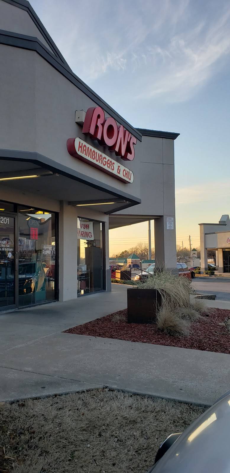 Rons Hamburgers & Chili | restaurant | 8201 S Harvard Ave, Tulsa, OK 74137, USA | 9184964328 OR +1 918-496-4328