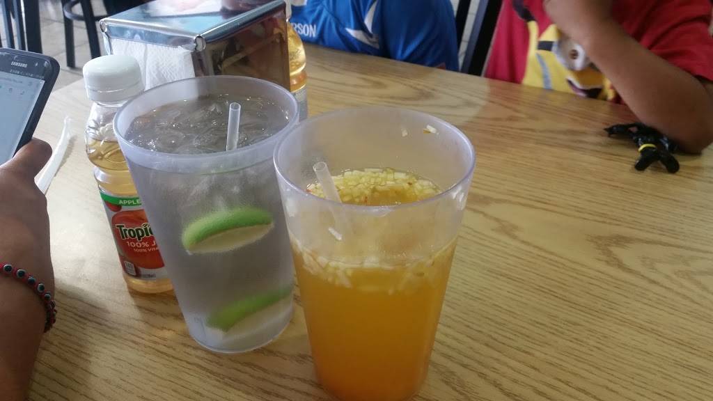 Las Pupusas Restaurant | restaurant | 7450 W Cheyenne Ave, Las Vegas, NV 89129, USA | 7022224477 OR +1 702-222-4477