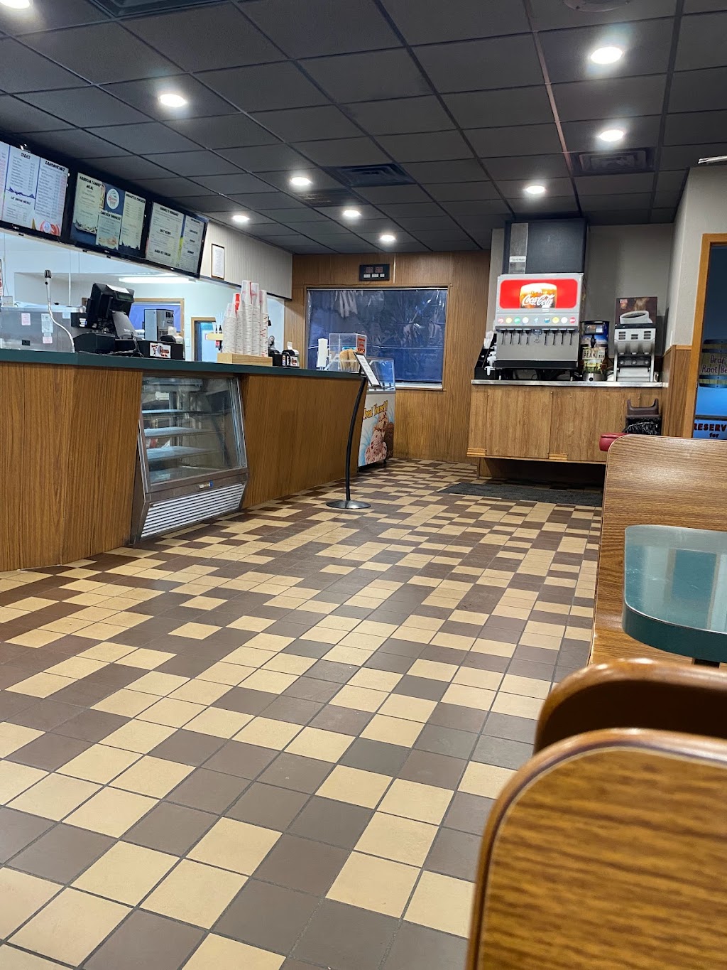 Booms Drive-In | restaurant | 606 7th St, Platte, SD 57369, USA | 6053373912 OR +1 605-337-3912