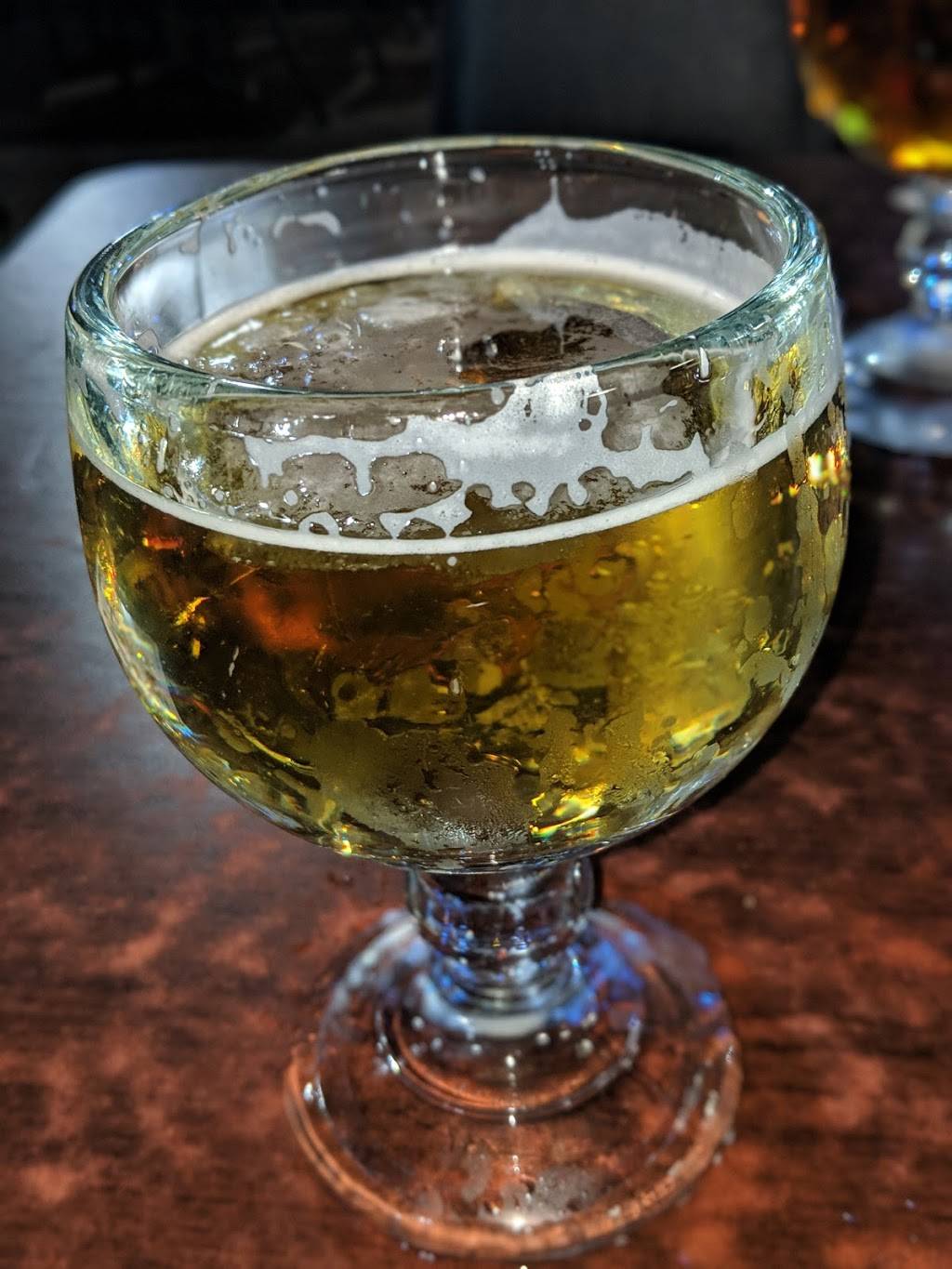 Schooners Burgers N Beer | restaurant | 1280 E Washington St # 4, Colton, CA 92324, USA | 9097775049 OR +1 909-777-5049