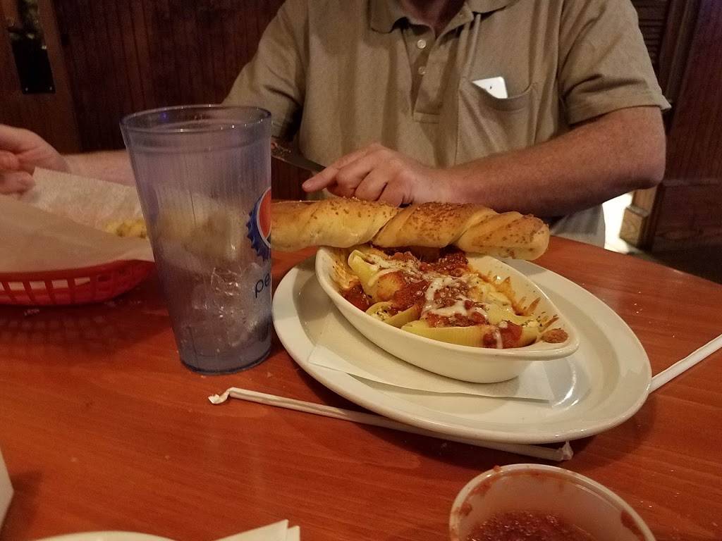 Pirates Cove | restaurant | 108 Mt Vernon Ave, Mt Vernon, OH 43050, USA | 7403935000 OR +1 740-393-5000