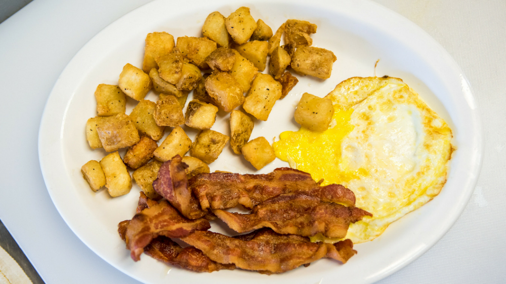 Debbies Diner | cafe | 112 E Merrit Island Causeway, Merritt Island, FL 32952, USA | 3214593209 OR +1 321-459-3209