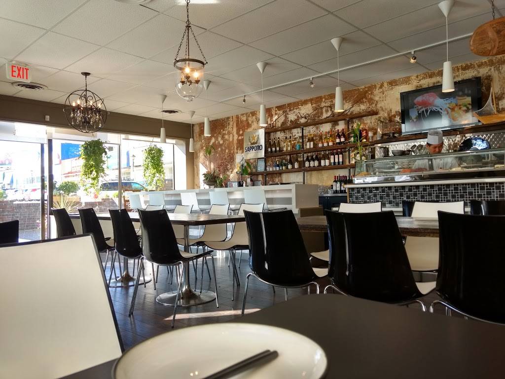 Rollian Sushi | restaurant | 660 Eglinton Ave E, East York, ON M4G 2K2, Canada | 4164894303 OR +1 416-489-4303