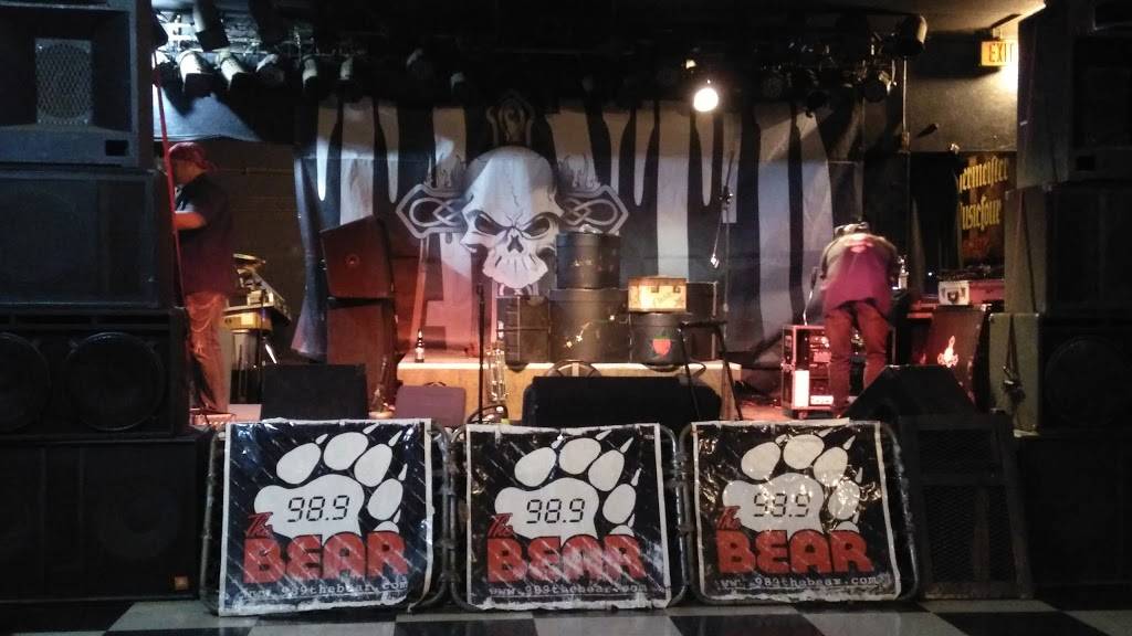 Martins Tavern | restaurant | 115 N Randolph St, Garrett, IN 46738, USA | 2603574290 OR +1 260-357-4290