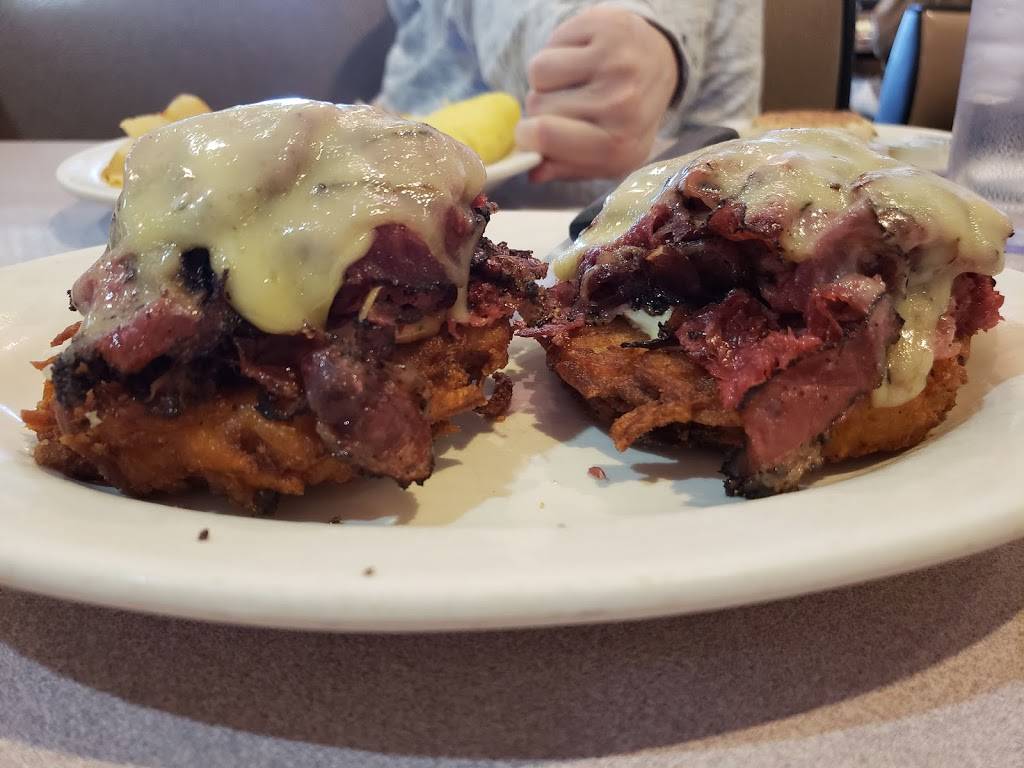 Moish & Itzys Deli Restaurant | restaurant | 21 Summit Square Ctr, Langhorne, PA 19047, USA | 2158604601 OR +1 215-860-4601