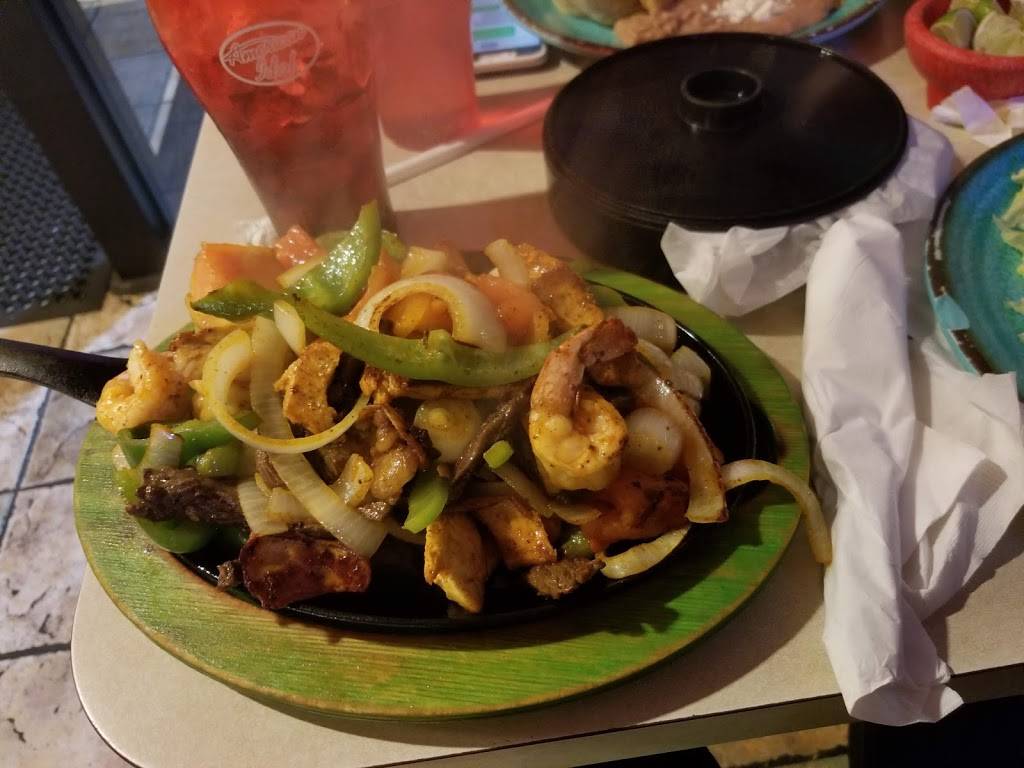 Lucky Burrito | restaurant | 6619 95th St, Oak Lawn, IL 60453, USA | 7082331532 OR +1 708-233-1532