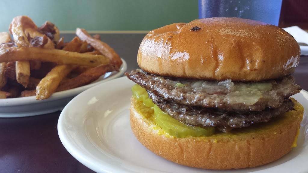 Brownies Hamburgers South | restaurant | 6577 E 71st St, Tulsa, OK 74133, USA | 9183986615 OR +1 918-398-6615