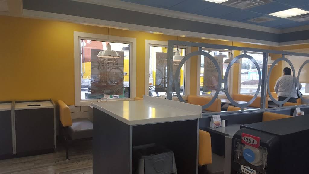 Biscuitville | cafe | 1815 N Sandhills Blvd, Aberdeen, NC 28315, USA | 9106951120 OR +1 910-695-1120