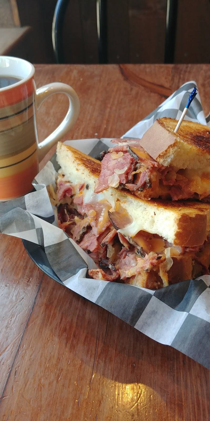 Fork and Gavel | restaurant | 246 Main St, Hyde Park, VT 05655, USA | 8025217910 OR +1 802-521-7910