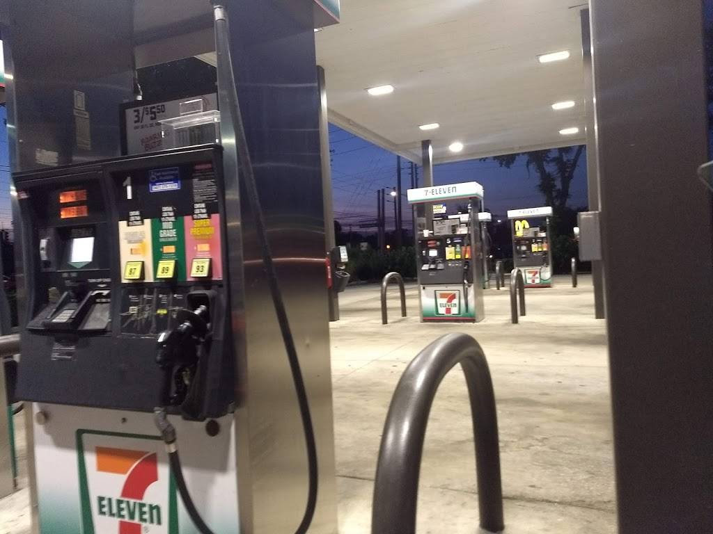 7-Eleven | bakery | 5703 S Semoran Blvd, Orlando, FL 32822, USA | 4072751310 OR +1 407-275-1310