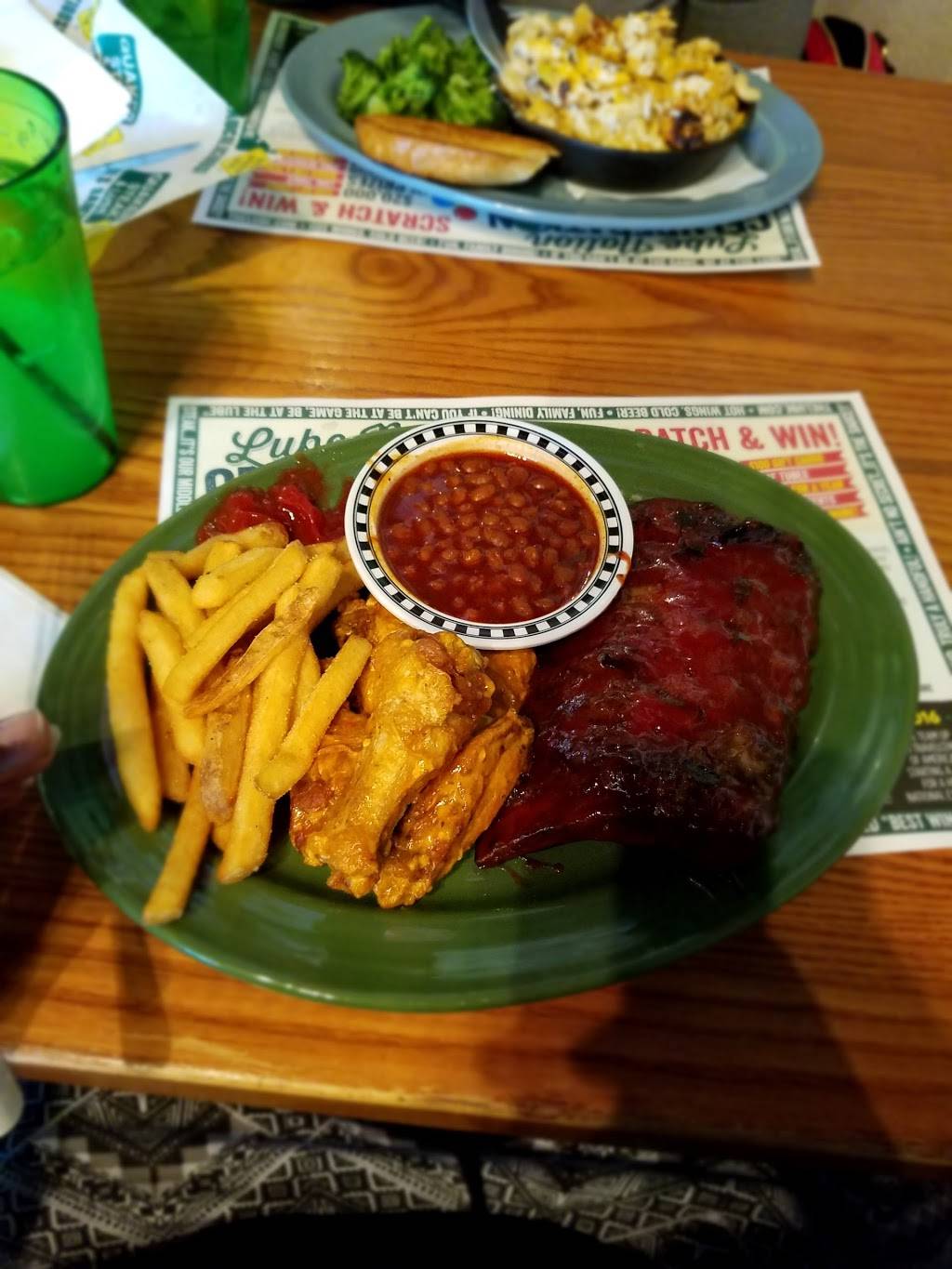 Quaker Steak & Lube | restaurant | 3737 Stone Creek Blvd, Cincinnati, OH 45251, USA | 5139239464 OR +1 513-923-9464