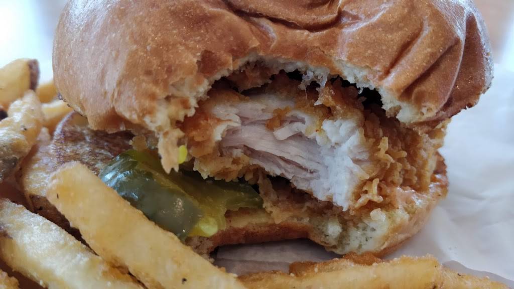 Popeyes Louisiana Kitchen | restaurant | 750 Coral Ridge Ave, Coralville, IA 52241, USA | 3196252240 OR +1 319-625-2240