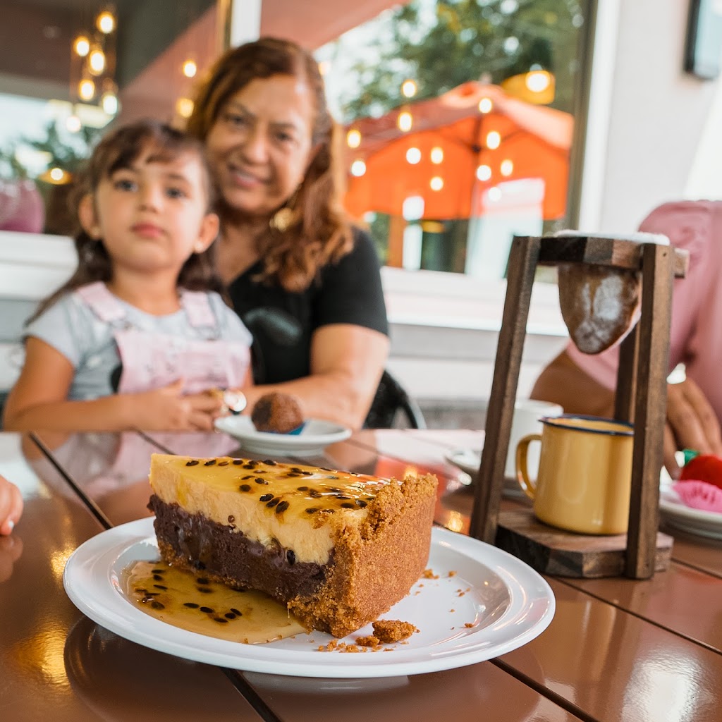 Emporium Brazil | restaurant | 21 E Main St west, Milford, MA 01757, USA | 5083811240 OR +1 508-381-1240