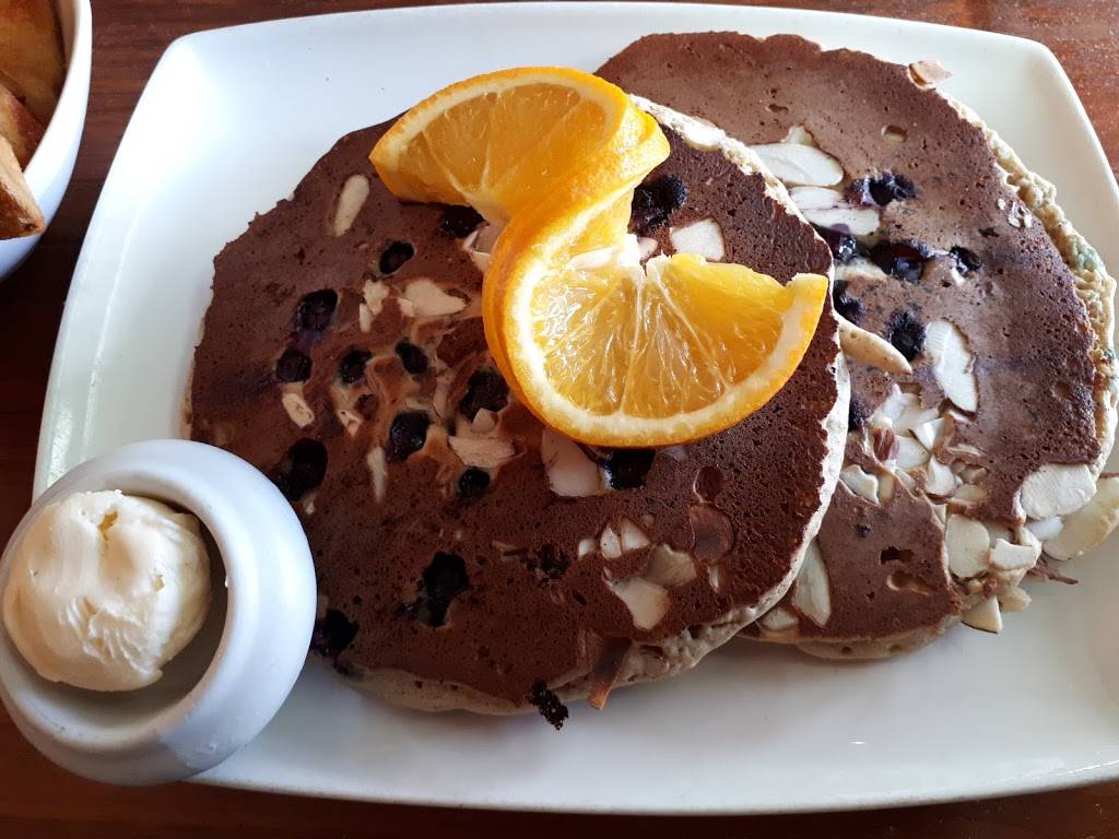 Fresh on Eglinton | restaurant | 90 Eglinton Ave E, Toronto, ON M4P 1A6, Canada | 4165994442 OR +1 416-599-4442