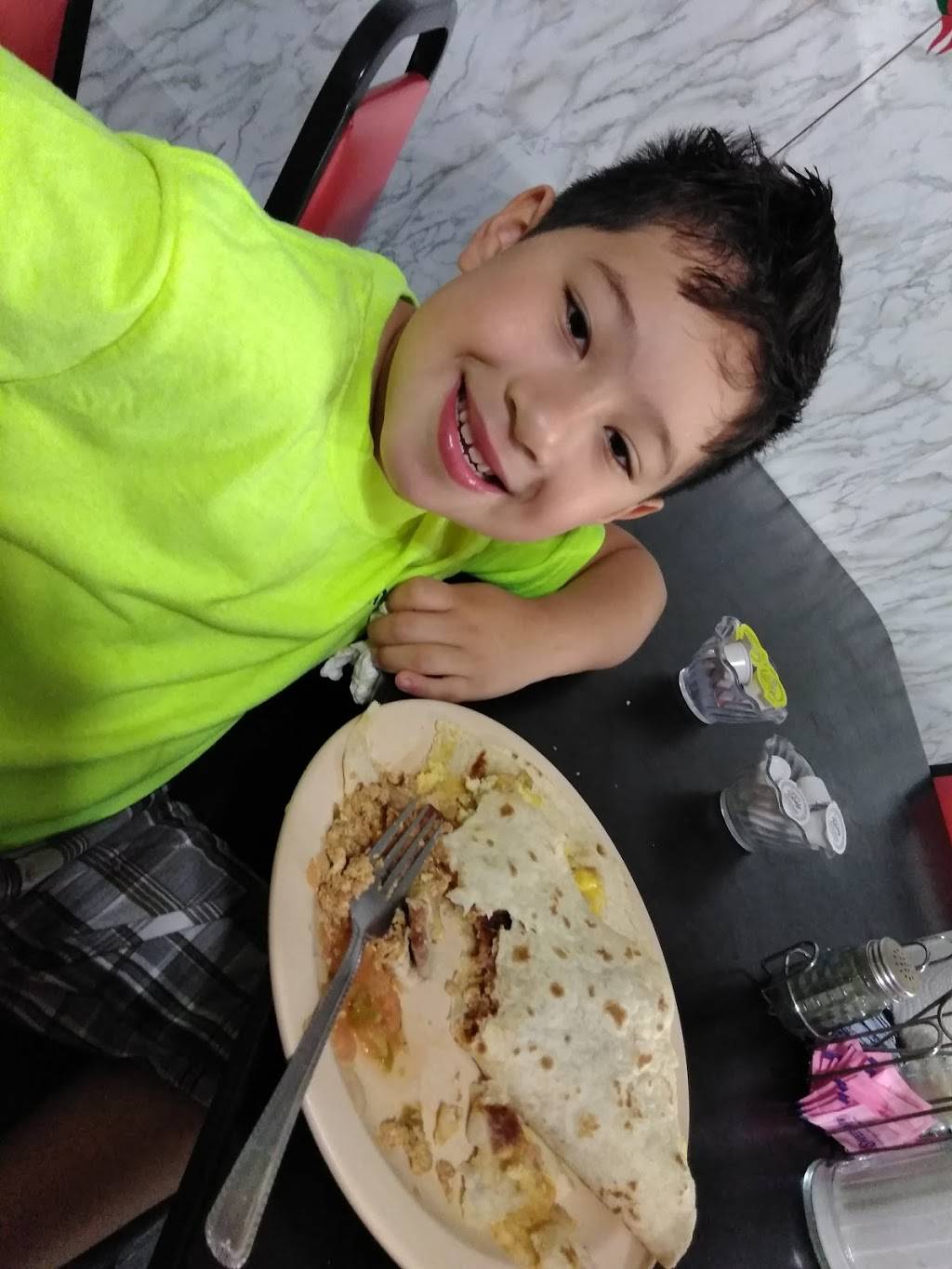 Hannas Kitchen | restaurant | 1101 N Walnut Ave, New Braunfels, TX 78130, USA | 8306258030 OR +1 830-625-8030