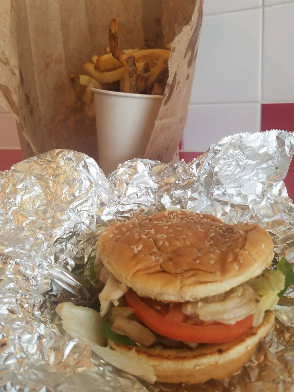 Five Guys | meal takeaway | 4025 Richmond Rd, Warrensville Heights, OH 44122, USA | 2163608888 OR +1 216-360-8888