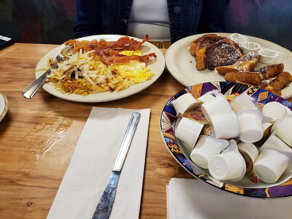 Barbies Place | restaurant | 935 Foresteria Dr, Lake Park, FL 33403, USA | 5618442035 OR +1 561-844-2035