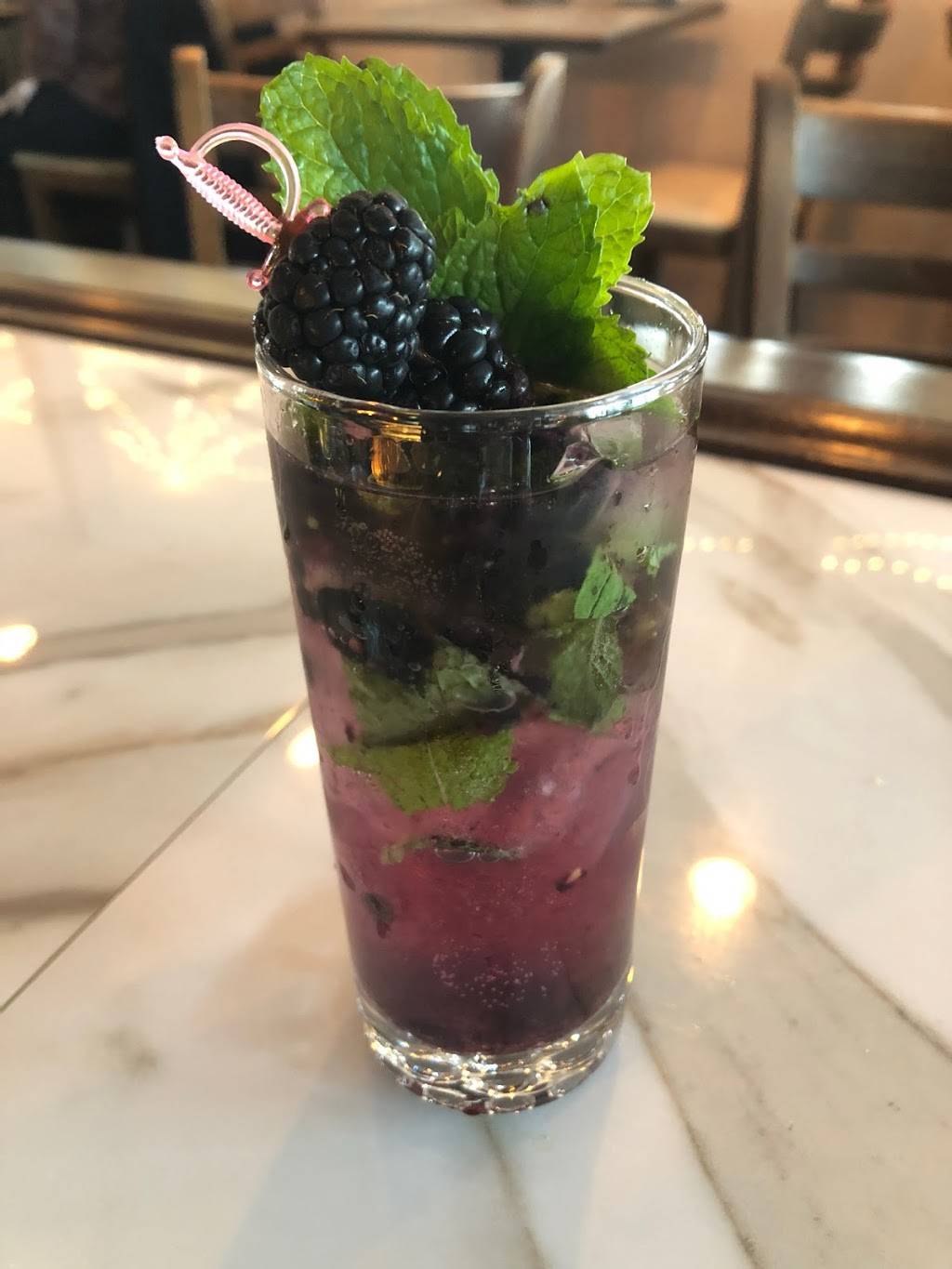 Outriggers | restaurant | 555 Broad St, Stratford, CT 06615, USA | 2033778815 OR +1 203-377-8815