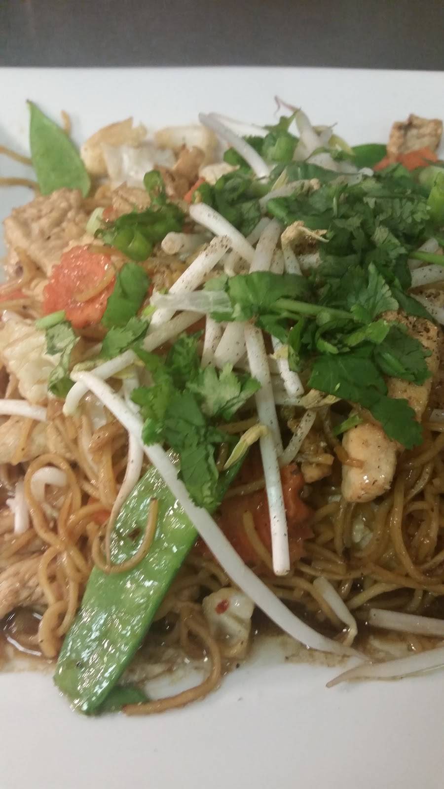 Ban | Thai Restaurant | restaurant | 2186 3rd St #111, St Paul, MN 55110, USA | 6514078424 OR +1 651-407-8424