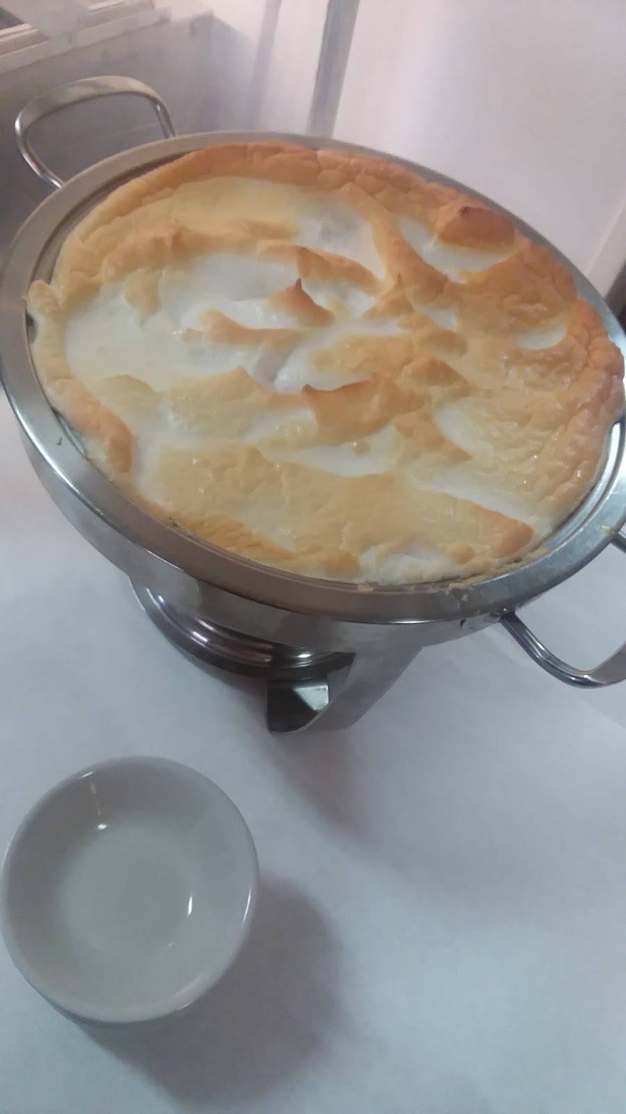 Merrediths Restaurant | restaurant | 1558 Dixie Airport Rd, Madison Heights, VA 24572, USA | 4348452997 OR +1 434-845-2997