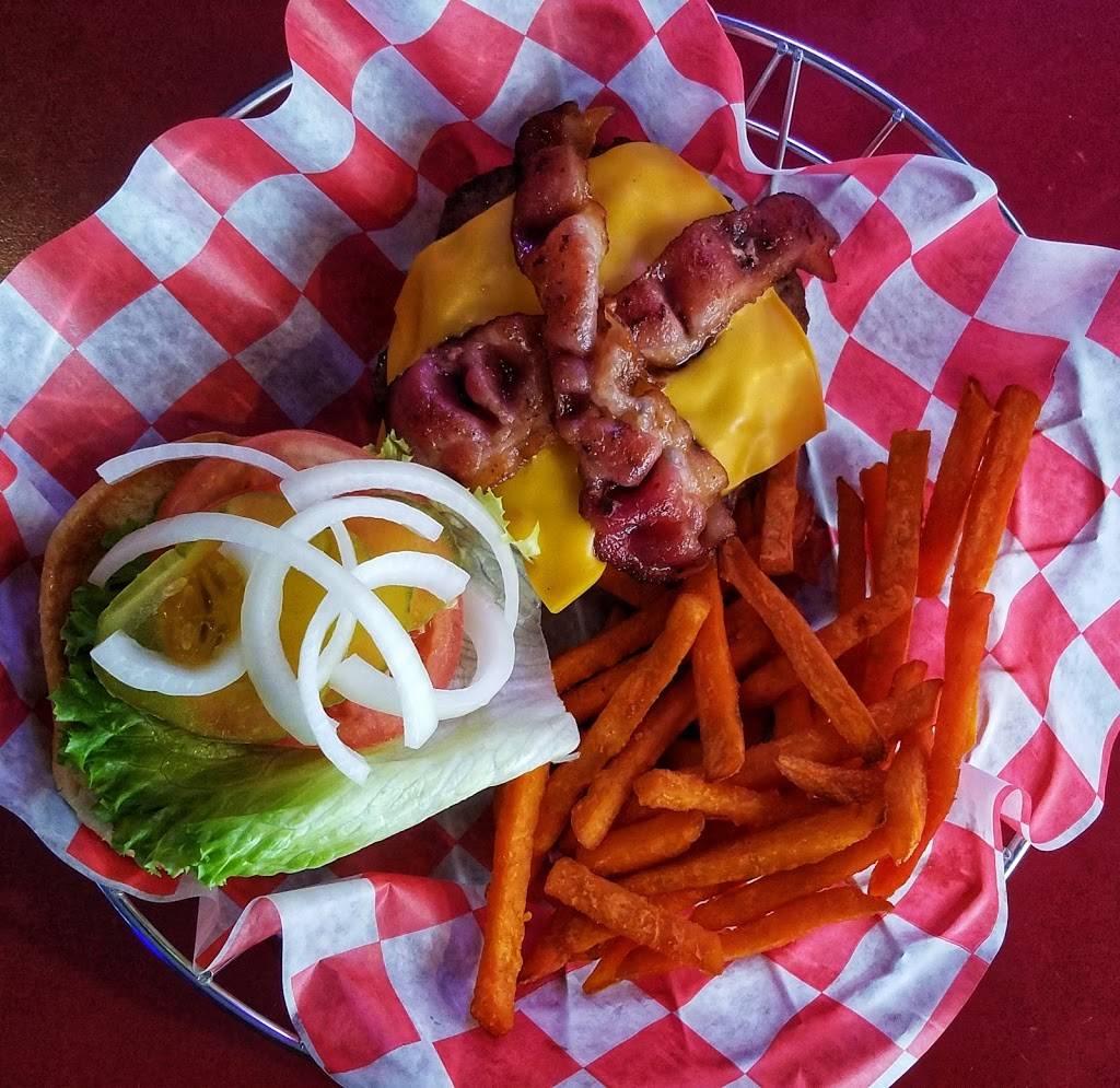 The U Neighborhood Bar And Grill | restaurant | 7500 Douglas Ave, Urbandale, IA 50322, USA | 5152789575 OR +1 515-278-9575