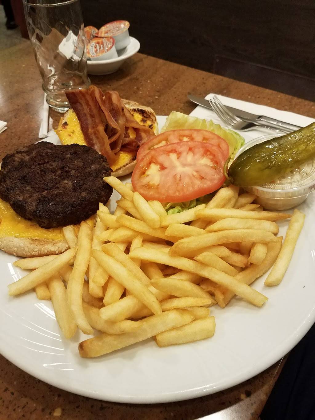 Whitestone Diner | meal takeaway | 149-21 14th Ave, Whitestone, NY 11357, USA | 7187466761 OR +1 718-746-6761