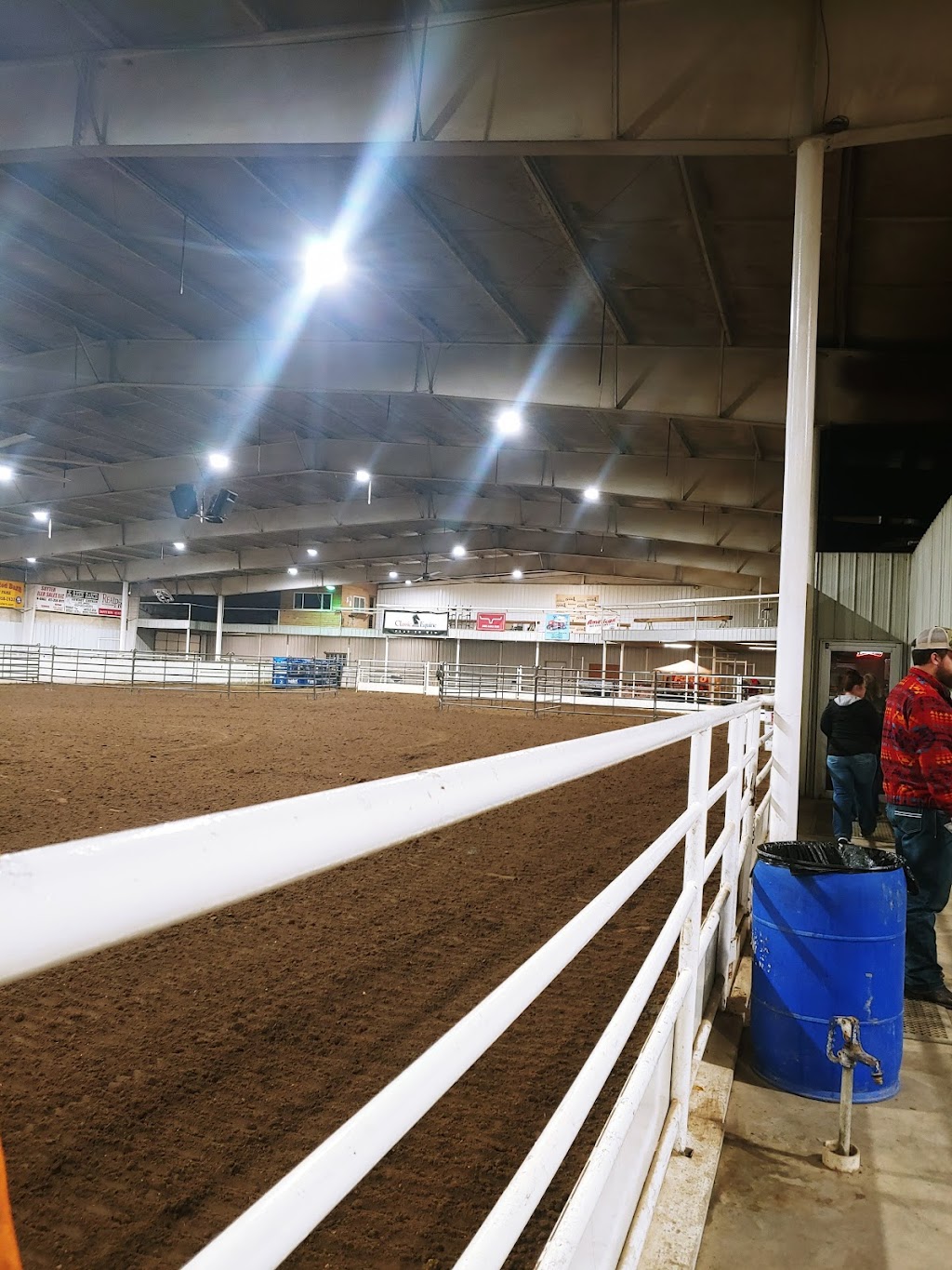 Lucky J Steakhouse & Arena | restaurant | 11664 Fir Rd, Carthage, MO 64836, USA | 4173582370 OR +1 417-358-2370