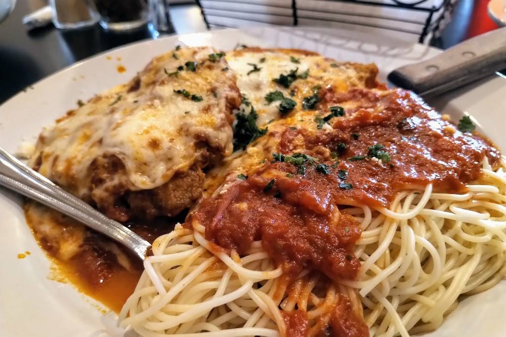 Utica Pizza Company | restaurant | 628 S Main St, North Syracuse, NY 13212, USA | 3152143060 OR +1 315-214-3060