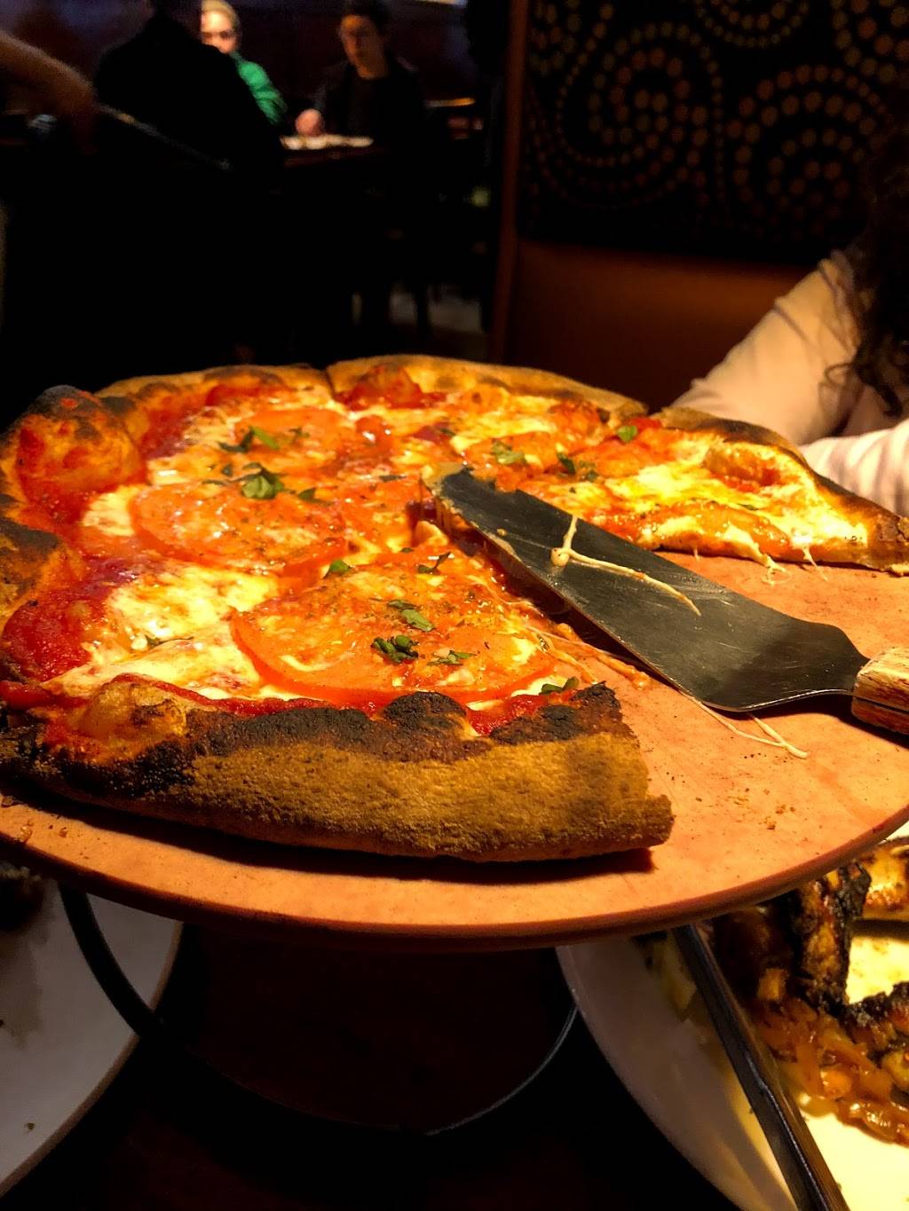 Slyce Coal Fired Pizza Company | restaurant | 254 Green Bay Rd, Highwood, IL 60040, USA | 8477804065 OR +1 847-780-4065