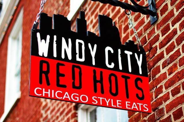 Windy City Red Hots | restaurant | 28 S King St, Leesburg, VA 20175, USA | 7036698606 OR +1 703-669-8606