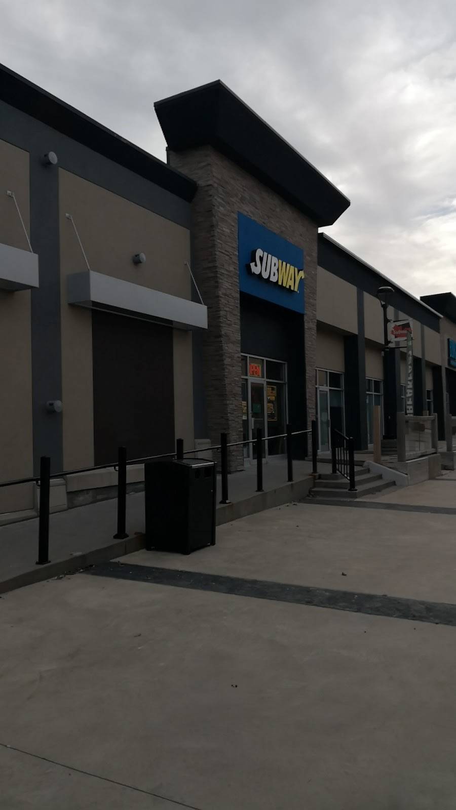 Subway | meal takeaway | 75 Consumers Dr, Whitby, ON L1N 9S2, Canada | 9056660078 OR +1 905-666-0078