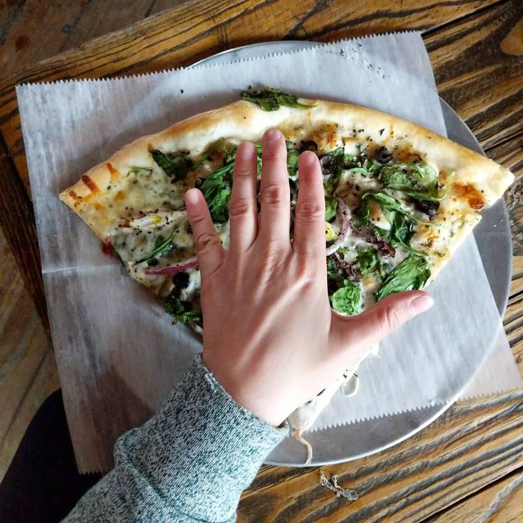 Huc-A-Poos Bites and Booze | restaurant | 1213 US-80, Tybee Island, GA 31328, USA | 9127865900 OR +1 912-786-5900