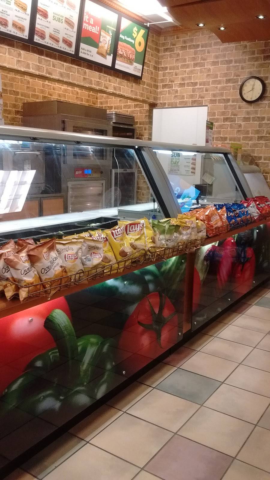 Subway | meal takeaway | 140 King St, Keysville, VA 23947, USA | 4347368599 OR +1 434-736-8599