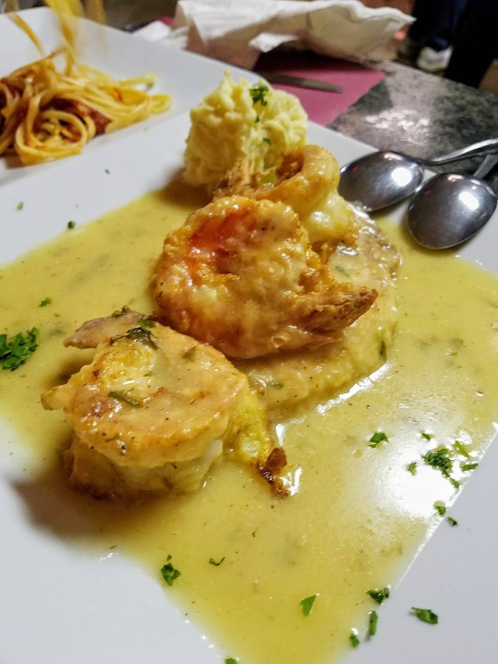 Luca Trattoria & Pizzeria | meal takeaway | South Shoprite Plaza 153, NY-94, Warwick, NY 10990, USA | 8459862002 OR +1 845-986-2002