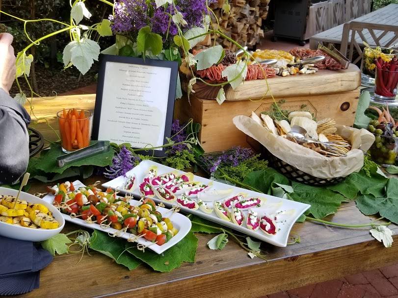 Daily Greenz Etc. | meal takeaway | 619 E Gutierrez St, Santa Barbara, CA 93103, USA | 8056363812 OR +1 805-636-3812