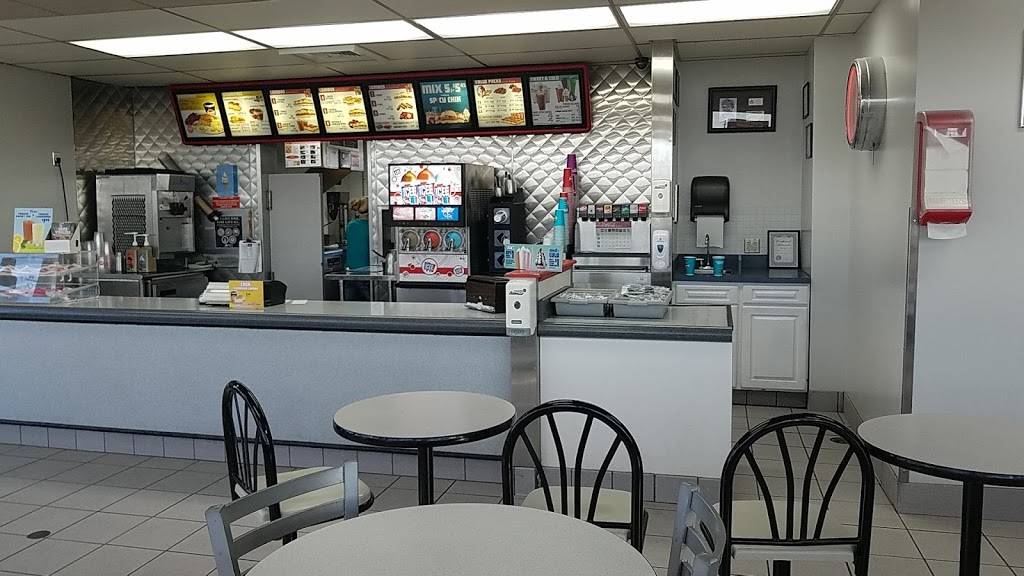 Krystal | meal takeaway | 505 N Main St, Crossville, TN 38555, USA | 9314841094 OR +1 931-484-1094