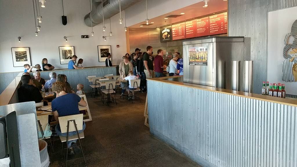 Chipotle Mexican Grill | restaurant | 18003 Garland Groh Blvd, Hagerstown, MD 21740, USA | 2404208010 OR +1 240-420-8010