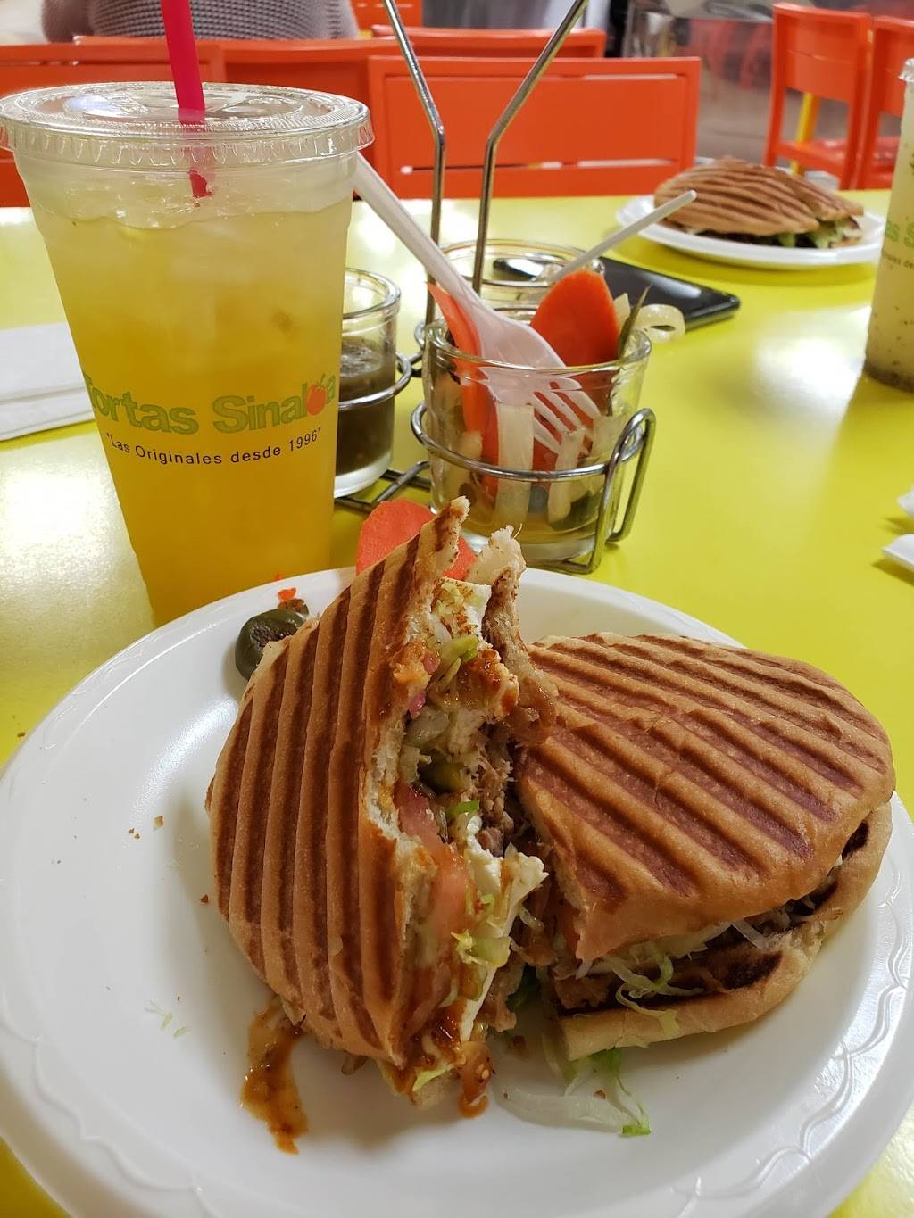 Tortas Sinaloa | restaurant | 9765 Sierra Ave # A1, Fontana, CA 92335, USA | 9098238044 OR +1 909-823-8044