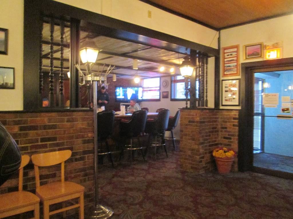 The Bridge Restaurant & Lounge | restaurant | 31 Locust St, Dubuque, IA 52001, USA | 5635577280 OR +1 563-557-7280