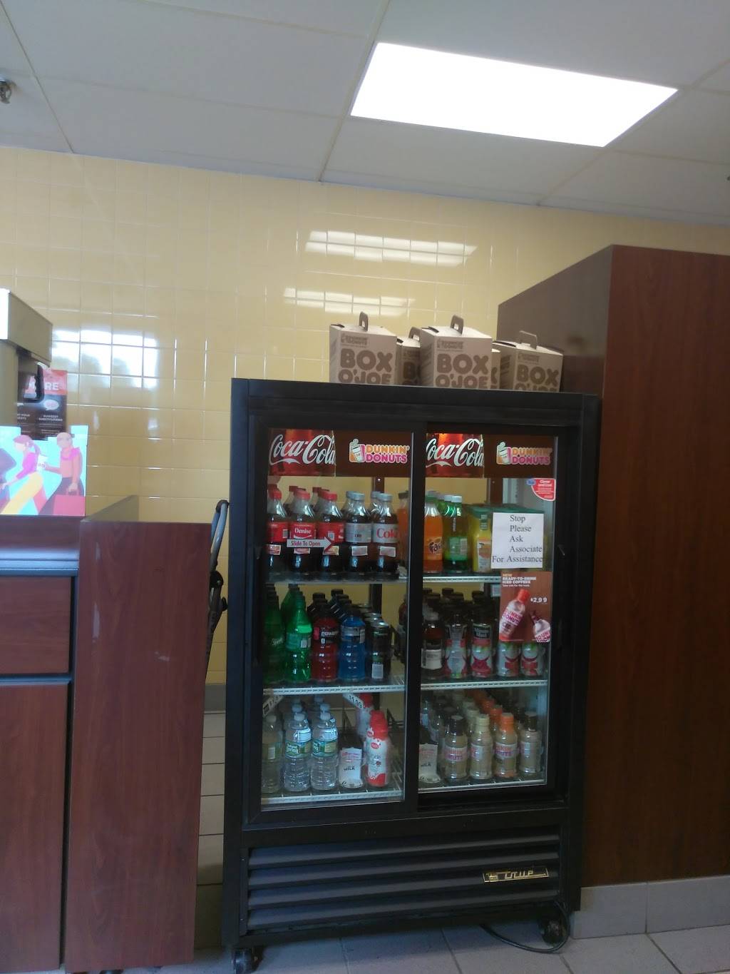 Dunkin | bakery | 138 S Main St, Fall River, MA 02721, USA | 5086767851 OR +1 508-676-7851