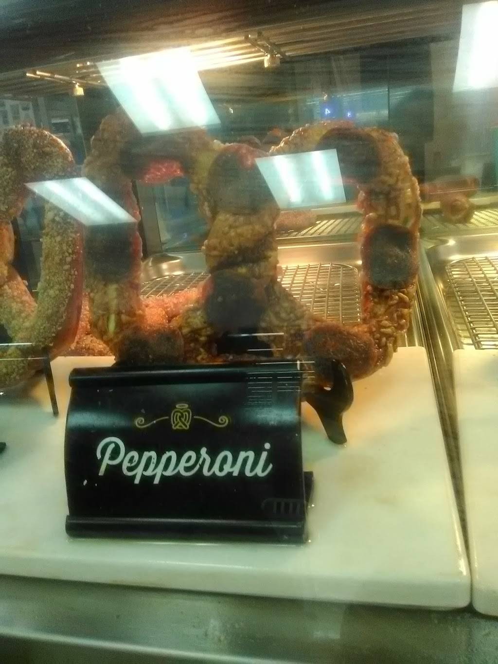 Auntie Annes | cafe | 2701 E Fletcher Ave, Tampa, FL 33612, USA | 8136151550 OR +1 813-615-1550