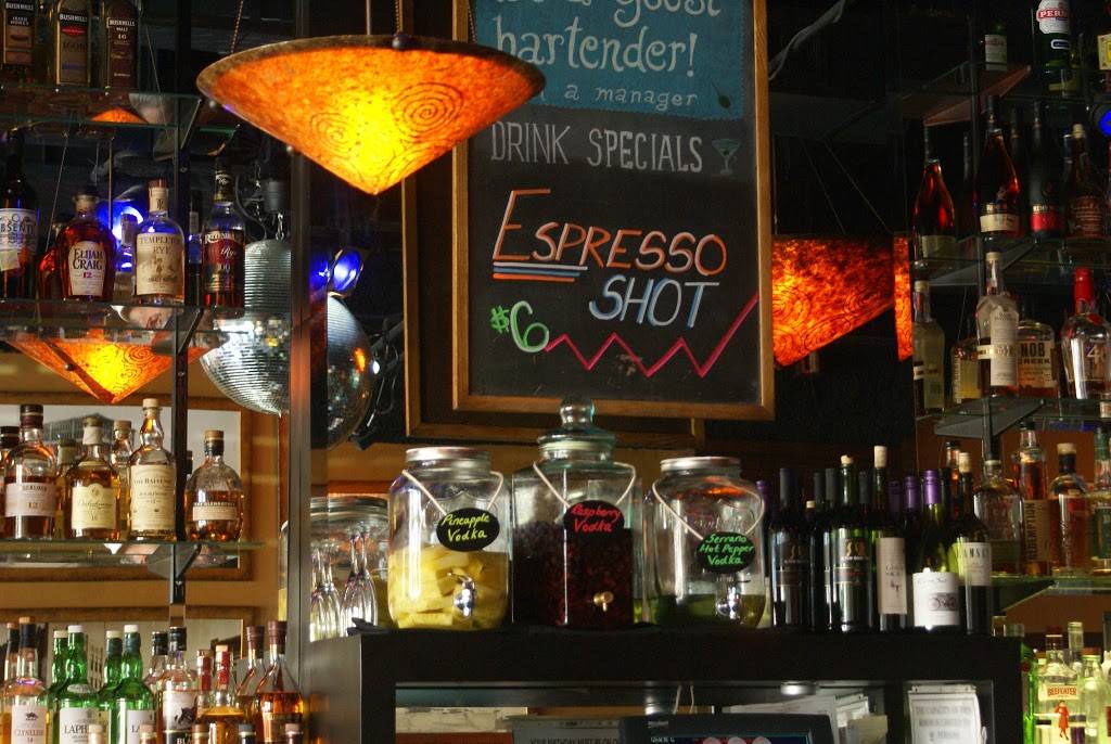 DAmatos Restaurant | restaurant | 222 Sherman Dr, Royal Oak, MI 48067, USA | 2485847400 OR +1 248-584-7400