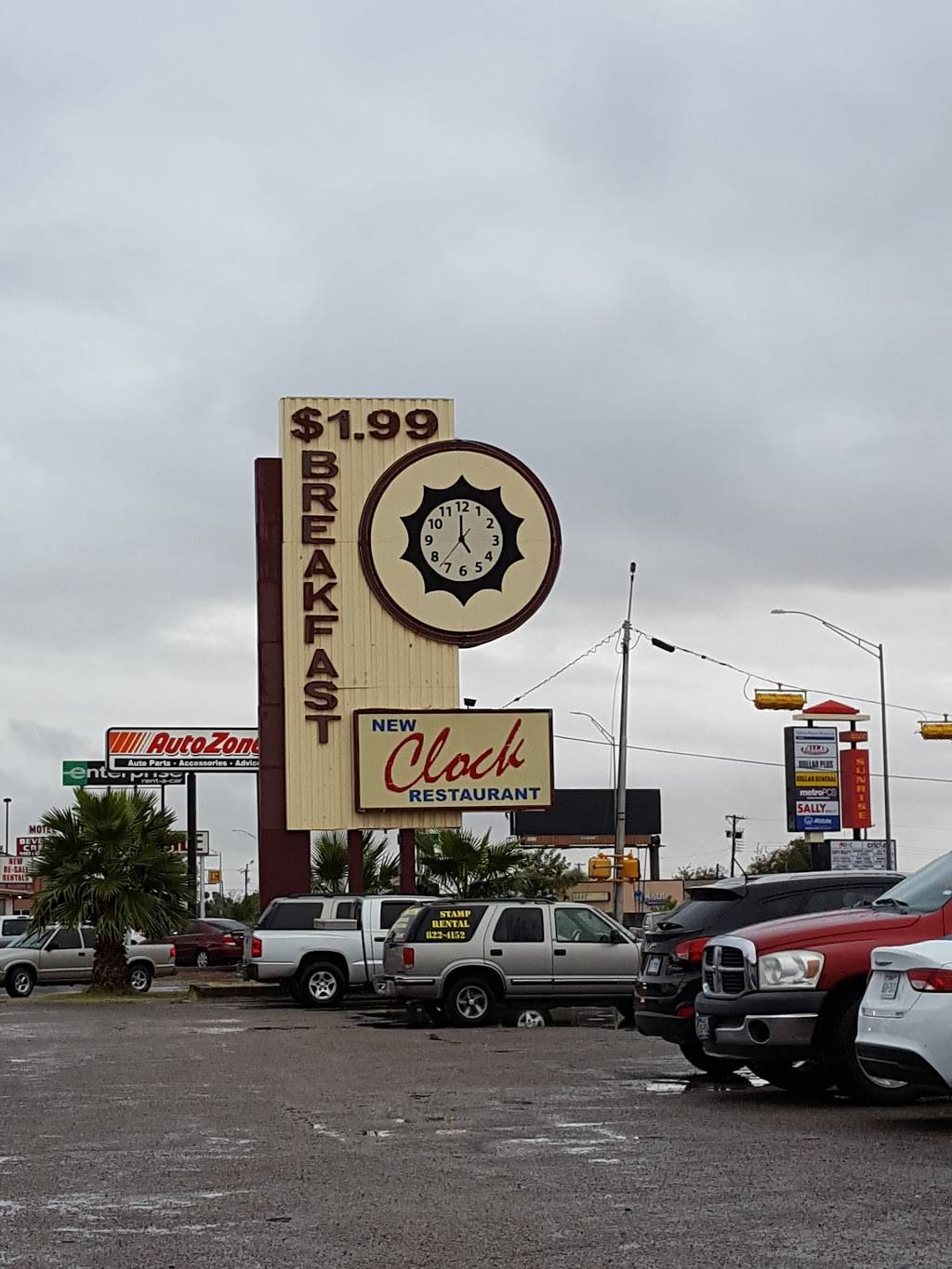New Clock Restaurant | restaurant | 8409 Dyer St, El Paso, TX 79904, USA | 9157516367 OR +1 915-751-6367