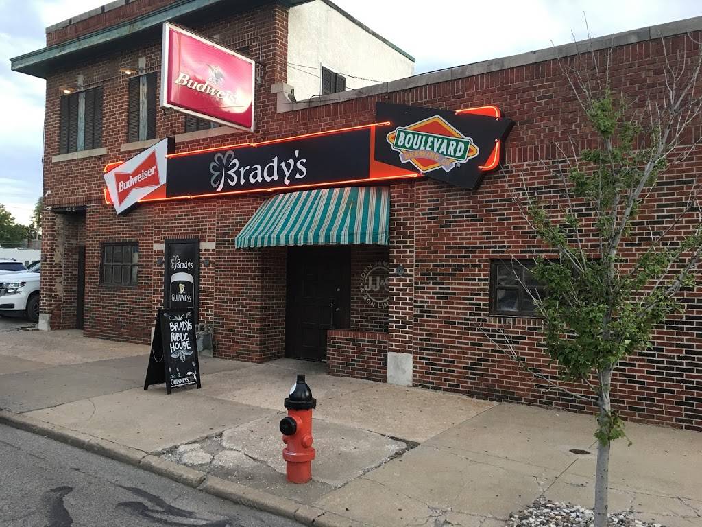 Bradys Public House | restaurant | 5424 Troost Ave, Kansas City, MO 64110, USA | 8164379400 OR +1 816-437-9400