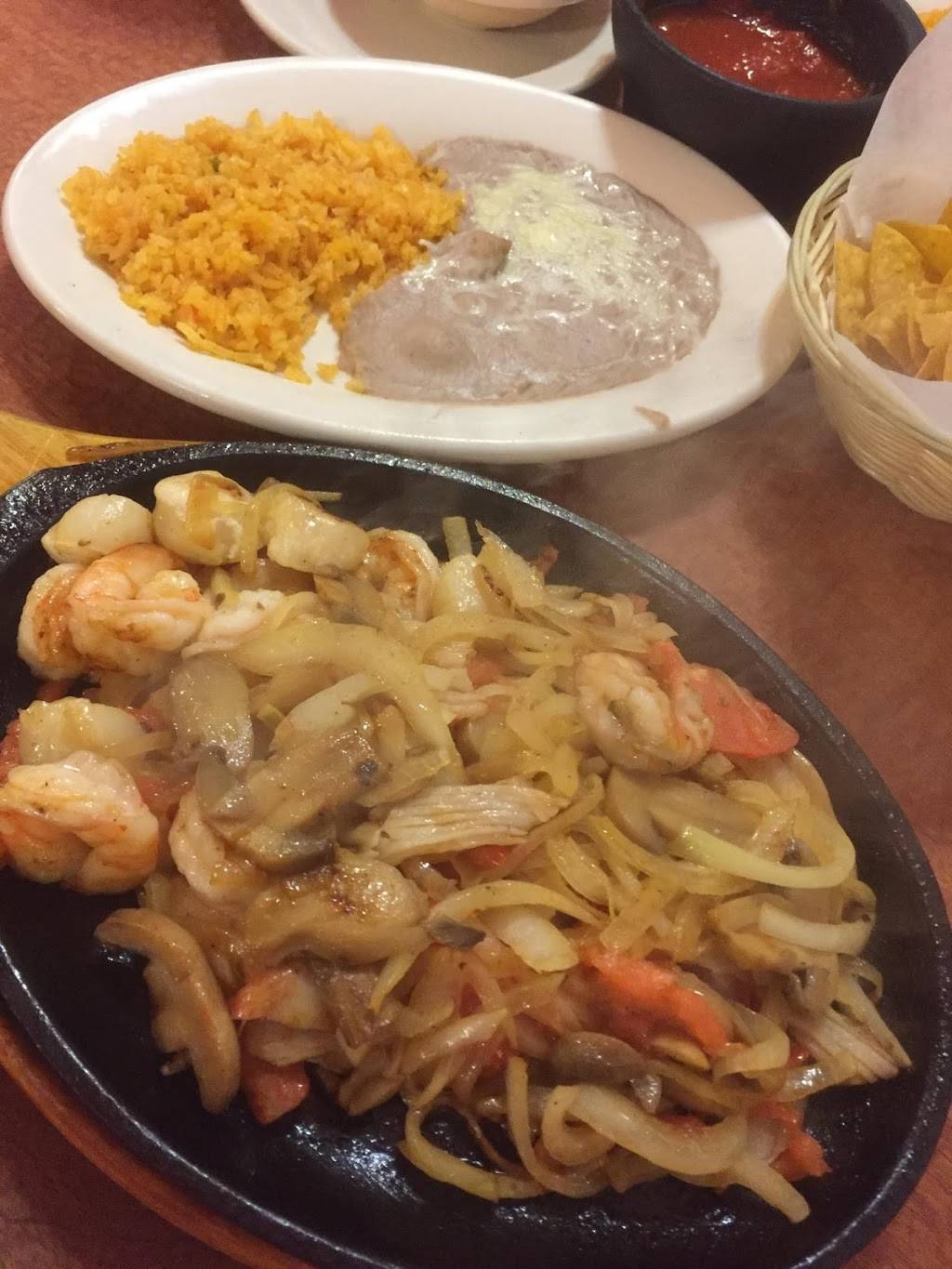 El Potrillo | restaurant | 4440, 1142 Volunteer St, Church Hill, TN 37642, USA | 4233577305 OR +1 423-357-7305