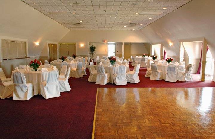 Pine Ridge Country Club | restaurant | 28 Pleasant St, North Oxford, MA 01537, USA | 5088929188 OR +1 508-892-9188