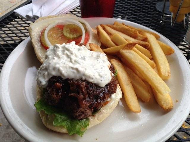 915 Pub & Grill | restaurant | 915 N Ft Thomas Ave, Fort Thomas, KY 41075, USA | 8594411333 OR +1 859-441-1333